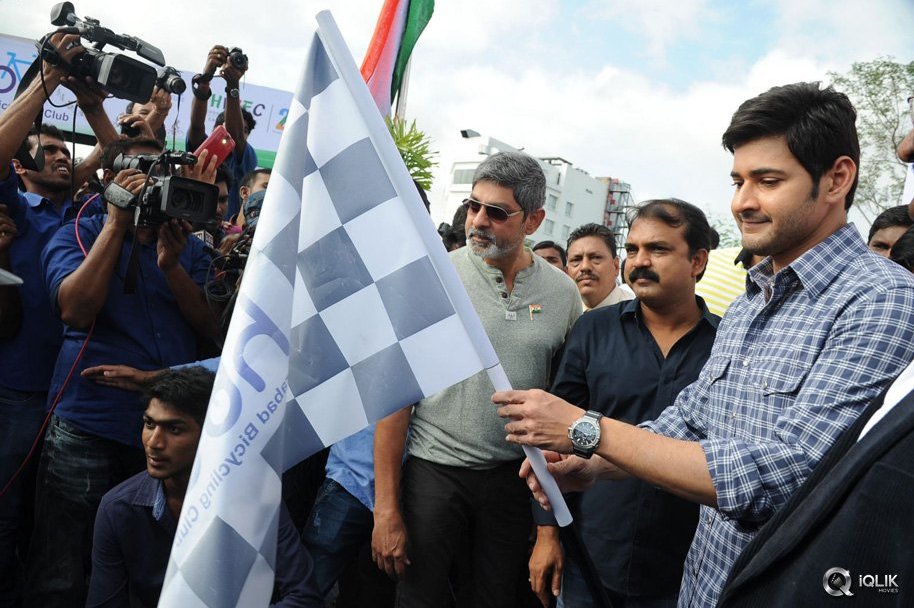 Srimanthudu-Movie-Team-at-HBC-Chak-De-India-Ride